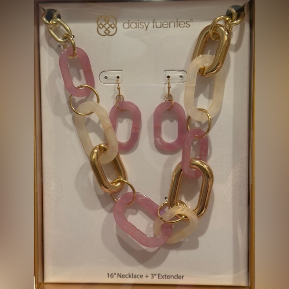 Daisy Fuentes Chunky Link Necklace and Earring Gift Box Set - Picture 4 of 4